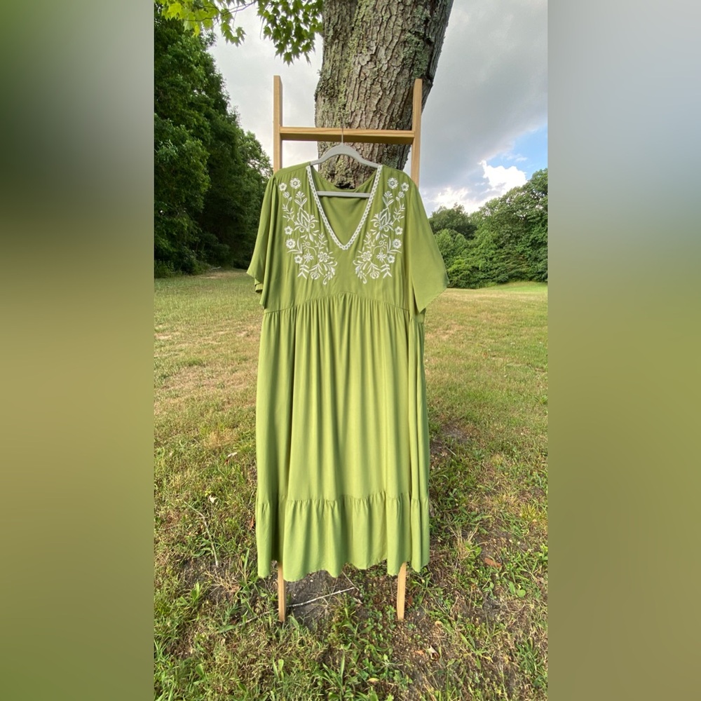 BLOOMCHIC Moss Green Hippie Dress with Embroidered White Floral Design on Bodice
